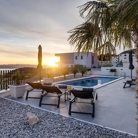 Di Sole - Heated Pool & Panoramic Sea View ماكارسكا