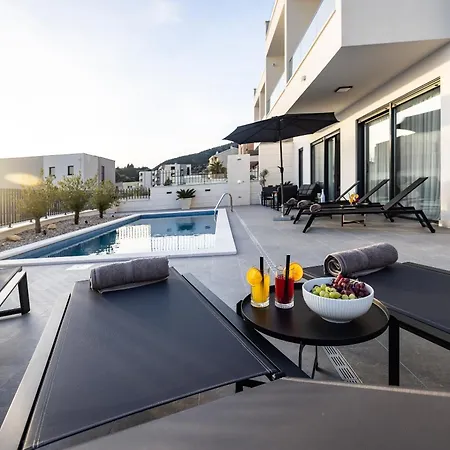 Di Sole - Heated Pool & Panoramic Sea View فيلة ماكارسكا
