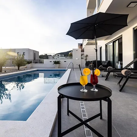 Di Sole - Heated Pool & Panoramic Sea View ماكارسكا