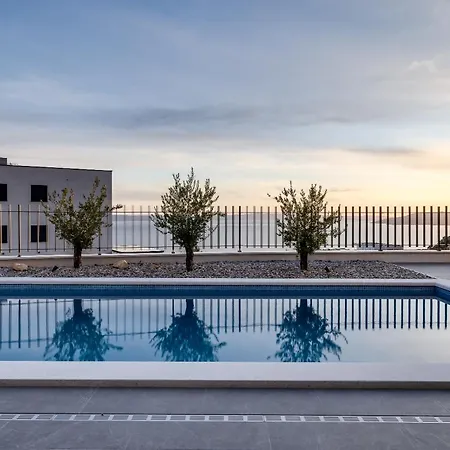 Di Sole - Heated Pool & Panoramic Sea View ماكارسكا