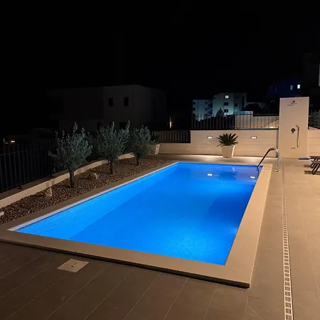 Willa Di Sole - Heated Pool & Panoramic Sea View *