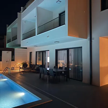 Willa Di Sole - Heated Pool & Panoramic Sea View *